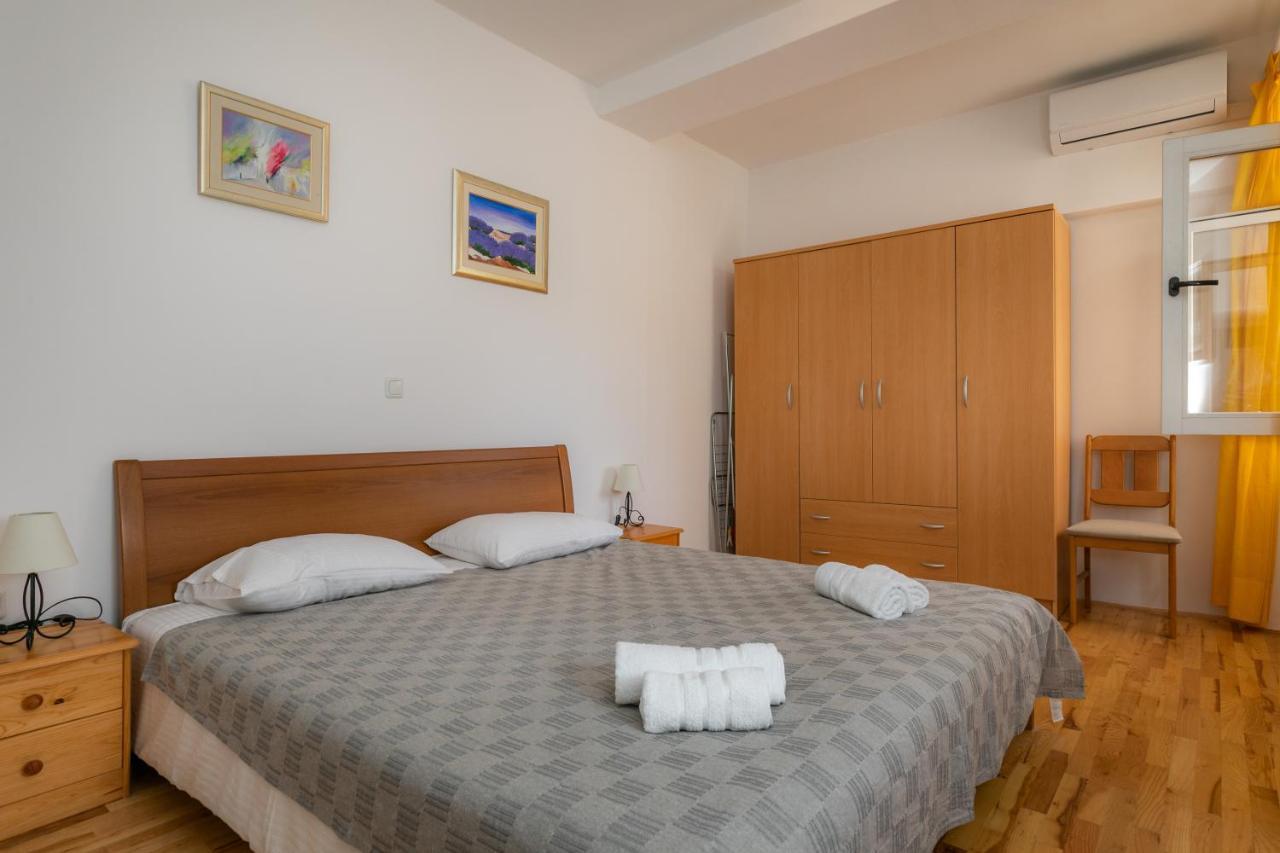 Tonka - Two Bedroom With Partial Sea View